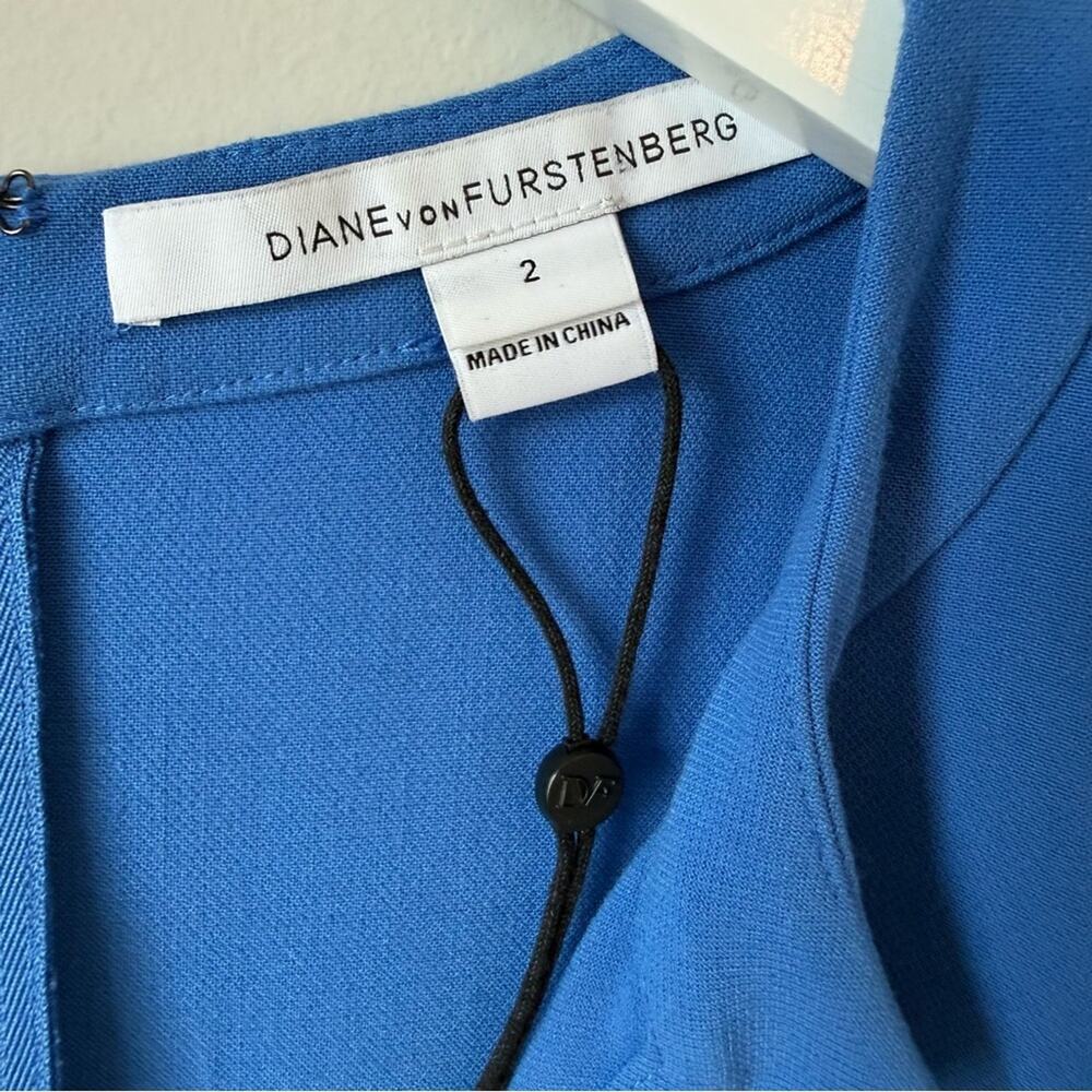 Diane von Furstenberg | Blue Fleur Split Neck Dress Size 2 - Picture 6 of 8